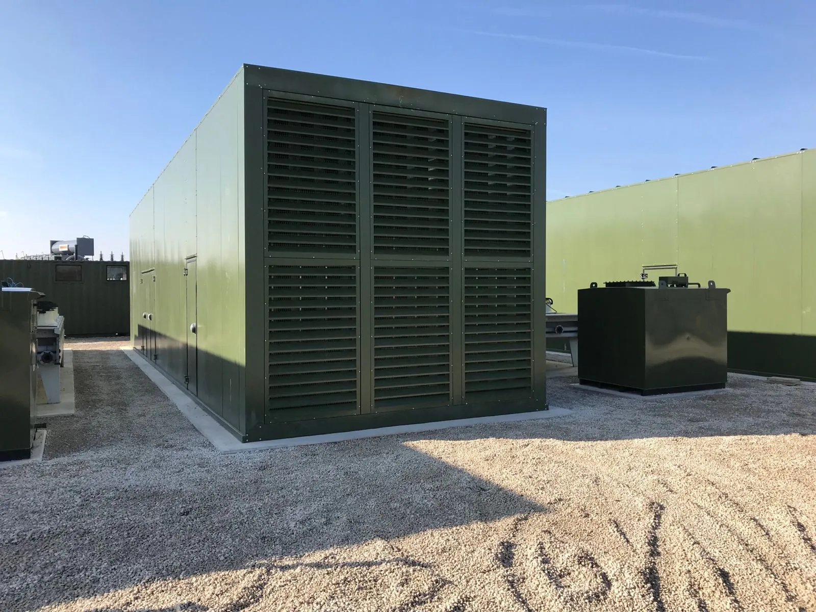 Full-height louvred ventilation face — engineered for high-airflow cooling.